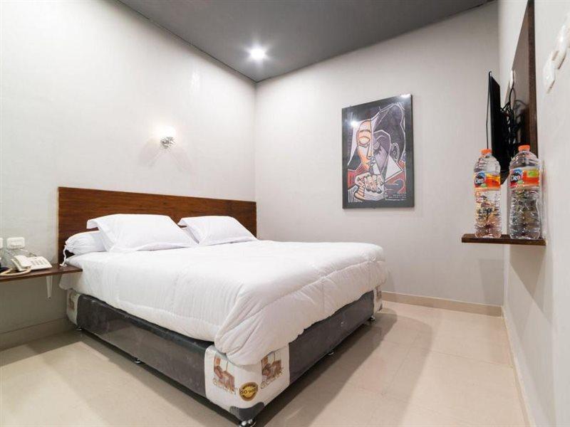Glamour Hotel And Spa Medan Exterior foto